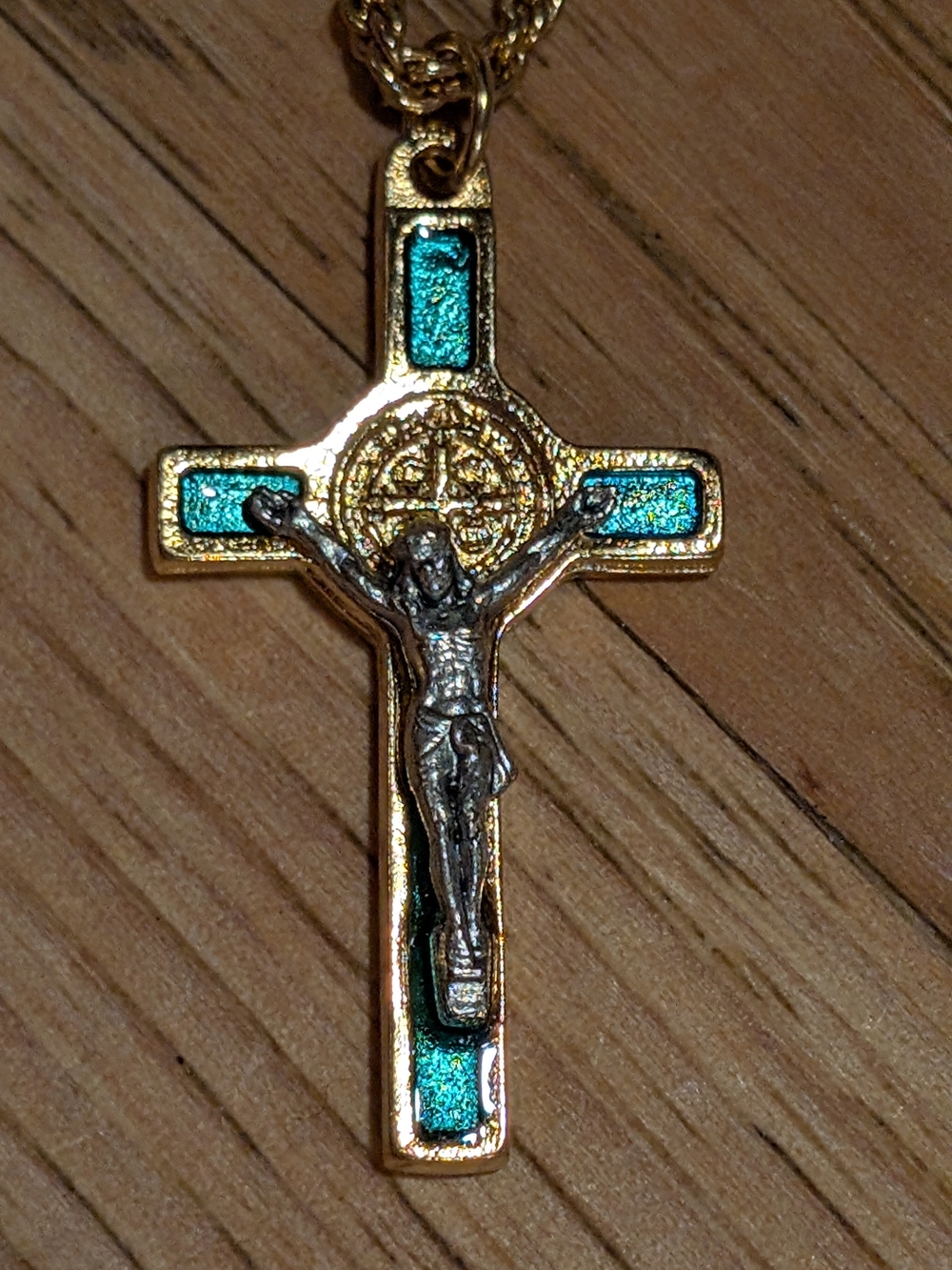 Source Unknown Gold and Teal Crucifix Pendant Necklace